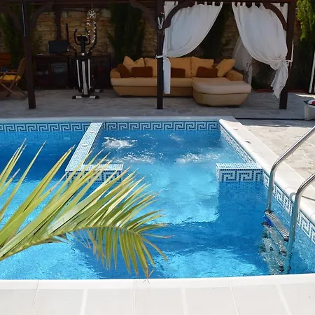 Rosa Dei Venti Heated Salty Pool And Jacuzzi 발치크